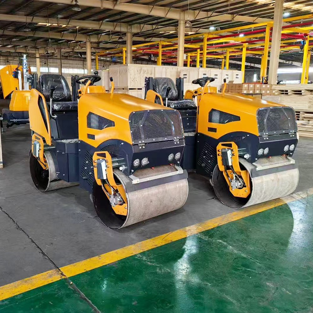 山東思拓瑞克公司6臺單雙鋼輪座駕壓路機及其他系列路面修復設備出口泰國曼谷